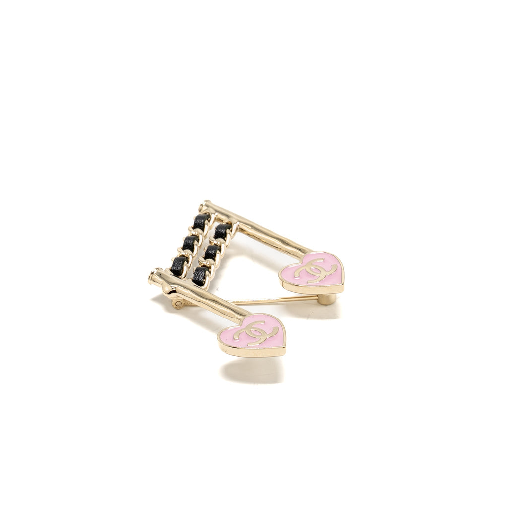 CHANEL 24A MUSIC NOTE CC LOGO HEART BROOCH GOLD TONE
