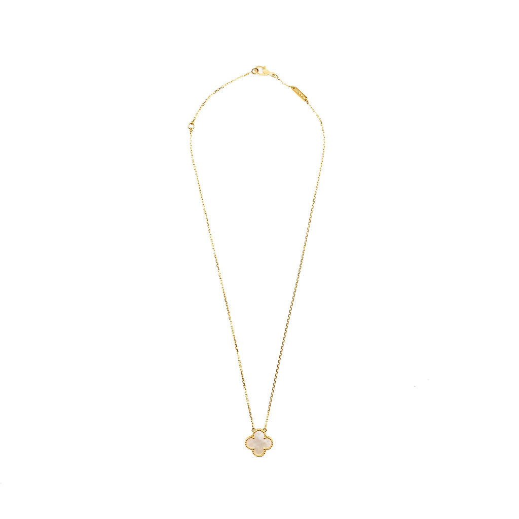VAN CLEEF & ARPELS VINTAGE ALHAMBRA PENDANT WHITE MOTHER OF PEARL YELLOW GOLD