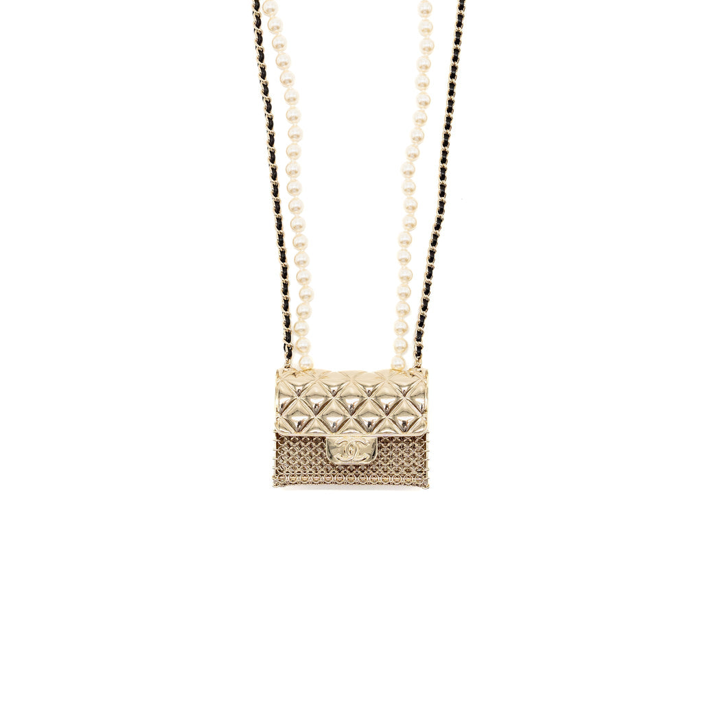 CHANEL 21S RUNWAY MICRO BAG/ PEARL NECKLACE LIGHT GOLD TONE
