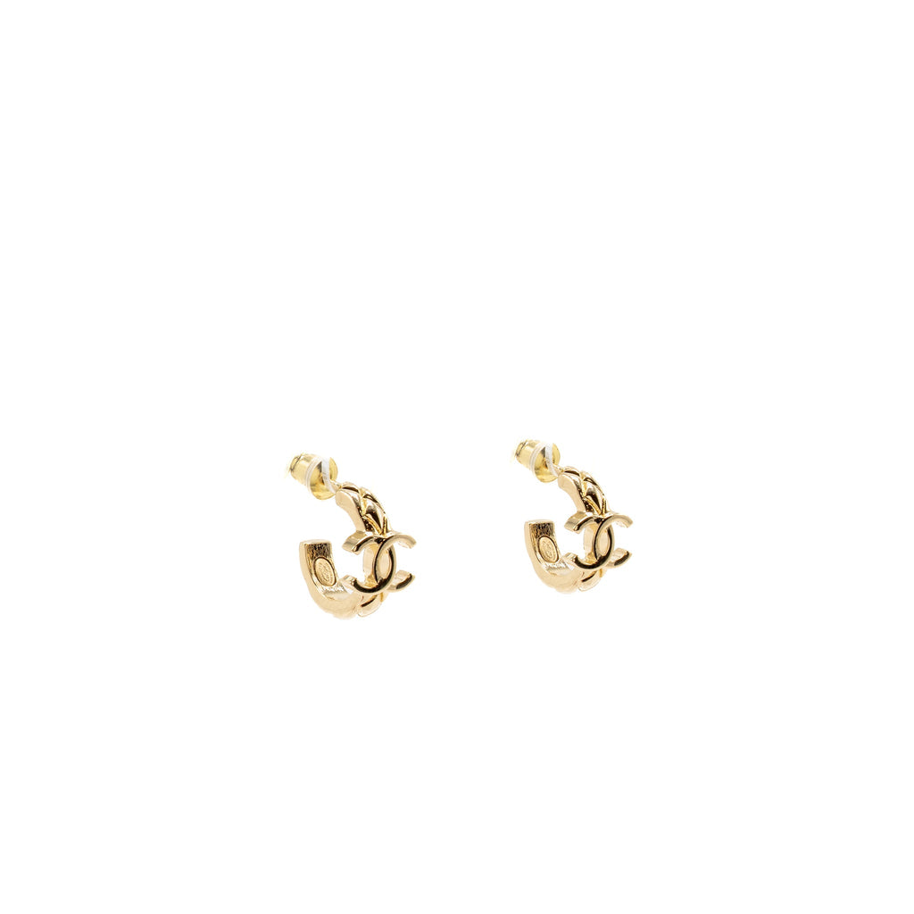 CHANEL 26P MINI HOOP EARRINGS QUILTED CC LOGO GOLD TONE