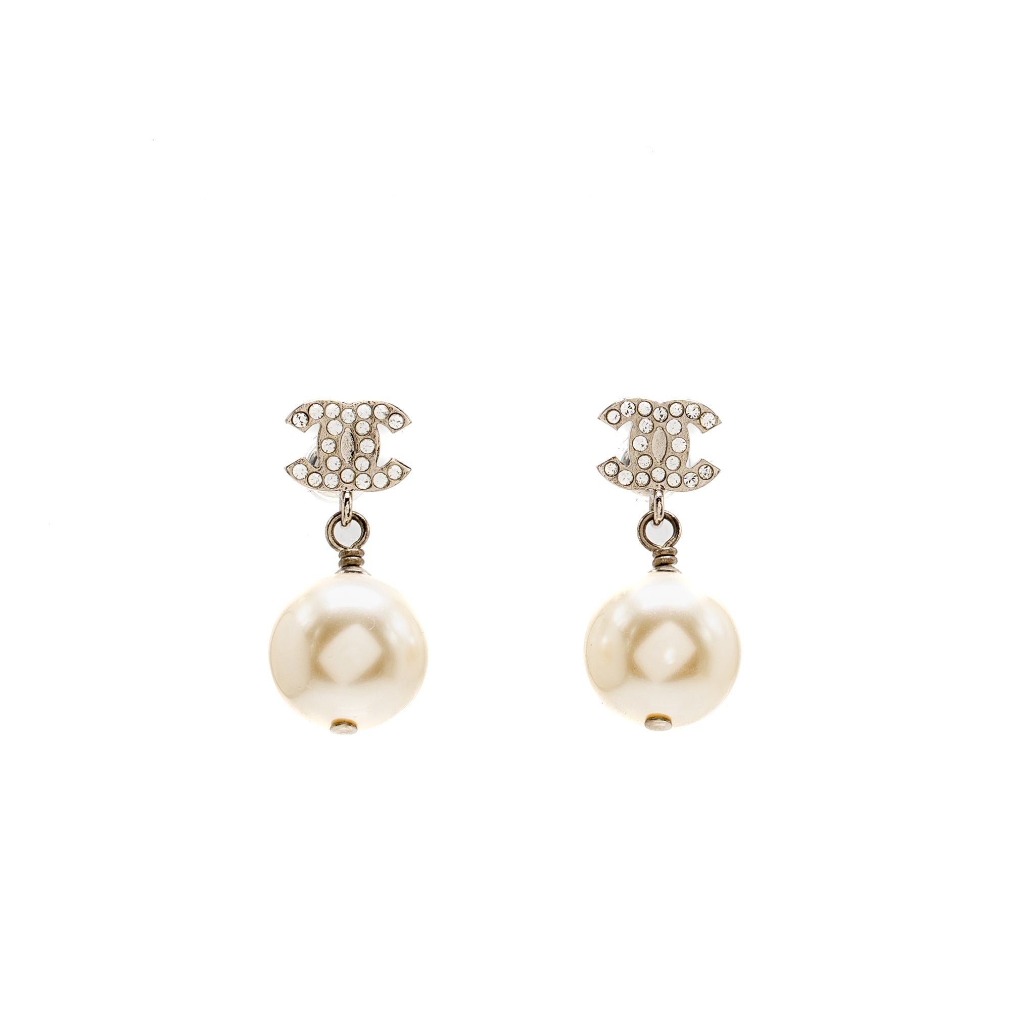 CHANEL PEARL DROPPED CC LOGO EARRINGS SILVER TONE