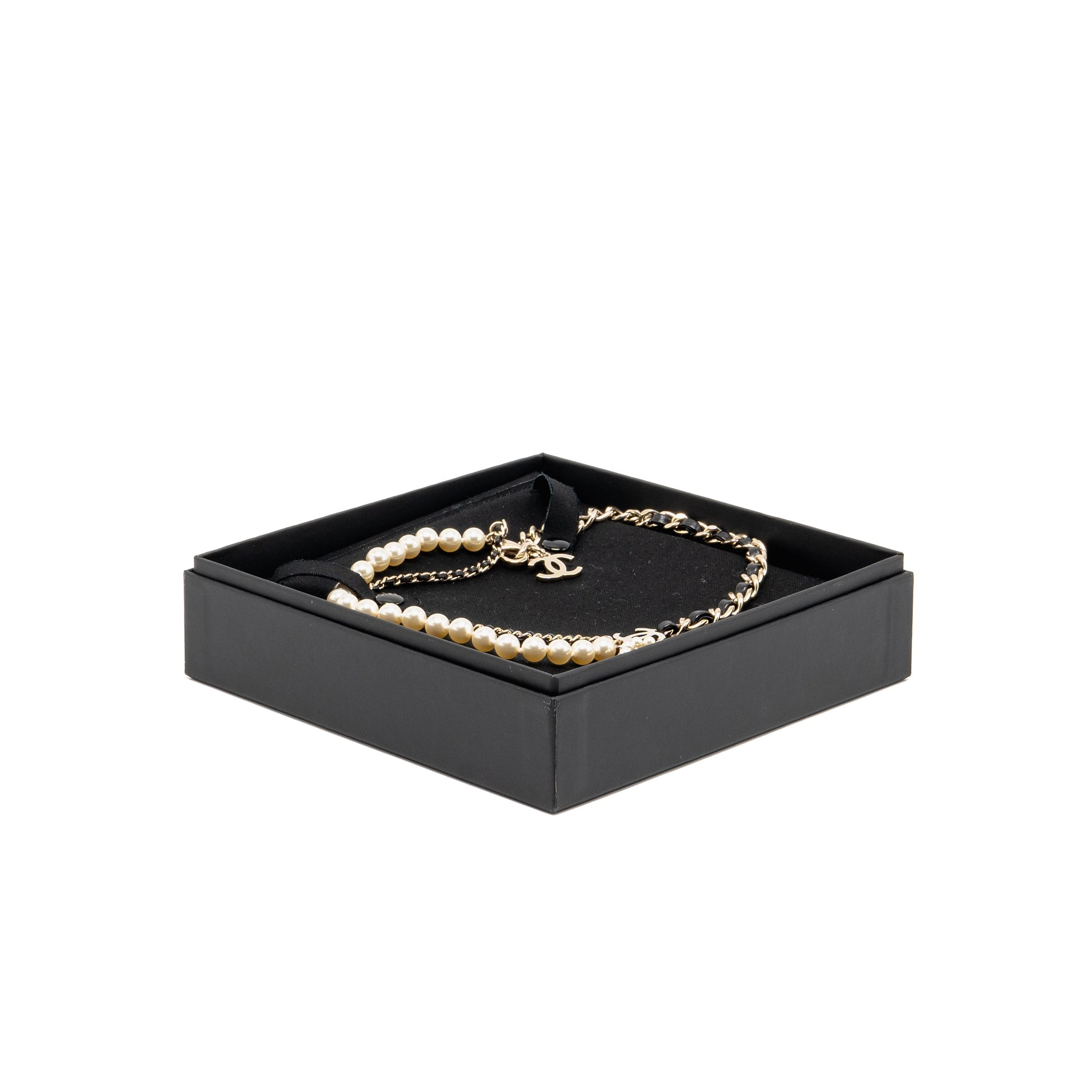 CHANEL CC MINI BAG PENDANT NECKLACE PEARL/LEATHER LIGHT GOLD TONE