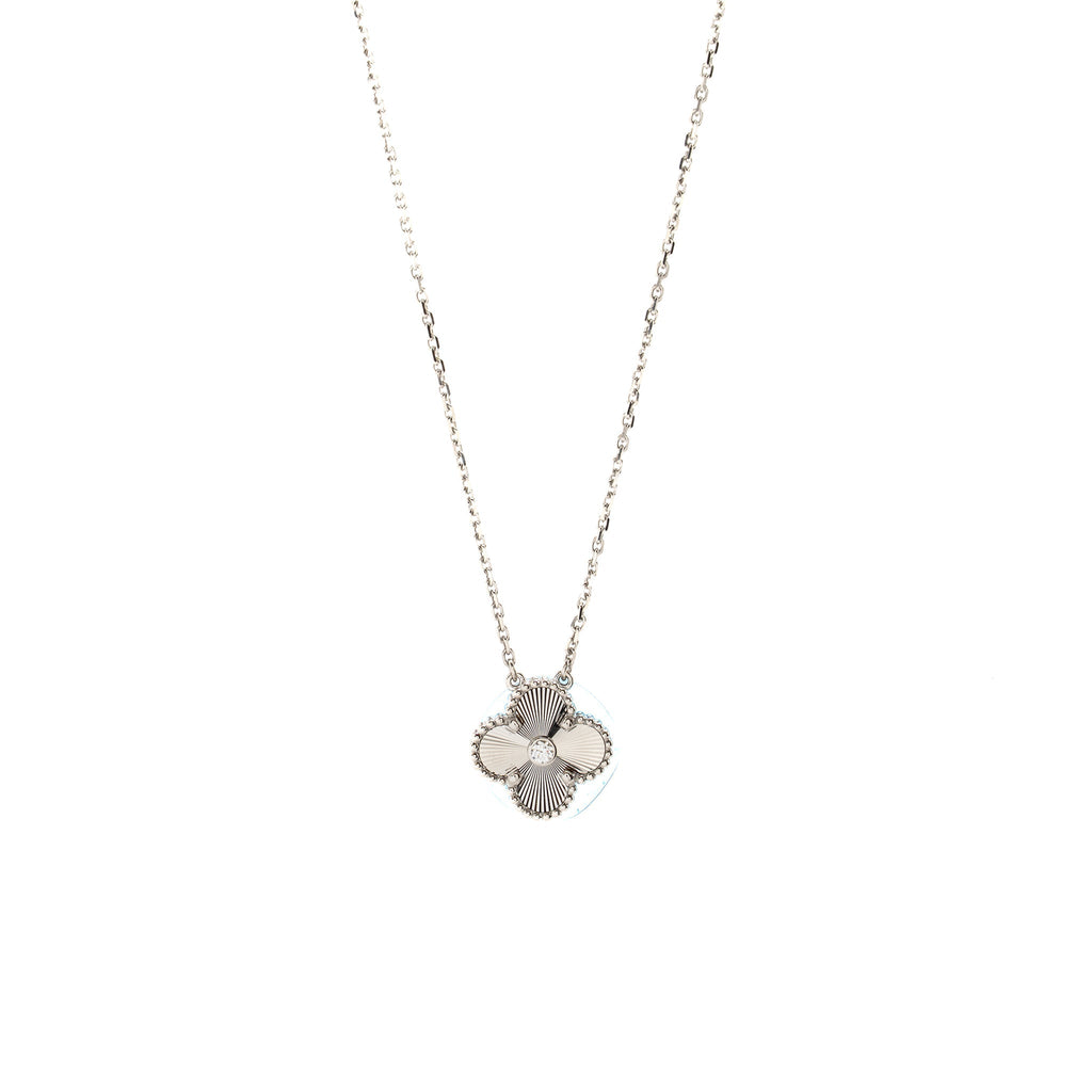 VAN CLEEF & ARPELS 2020 HOLIDAY LIMITED PENDANT GUILLOCHE WHITE GOLD DIAMOND