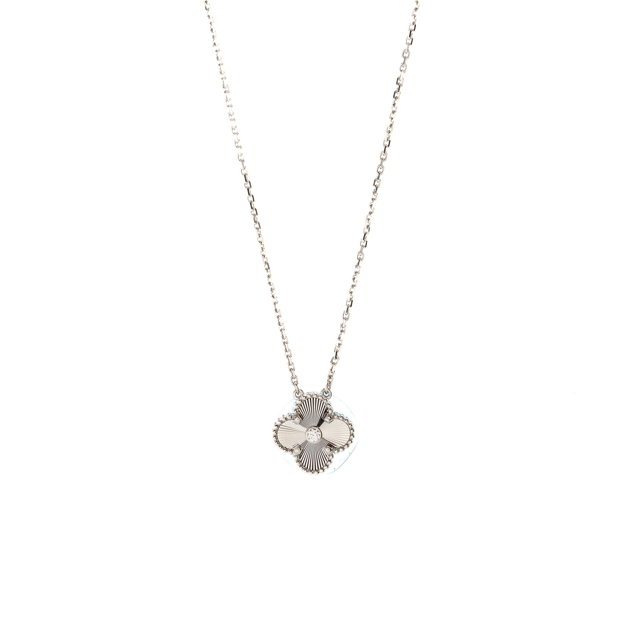 VAN CLEEF & ARPELS 2020 HOLIDAY LIMITED PENDANT GUILLOCHE WHITE GOLD DIAMOND