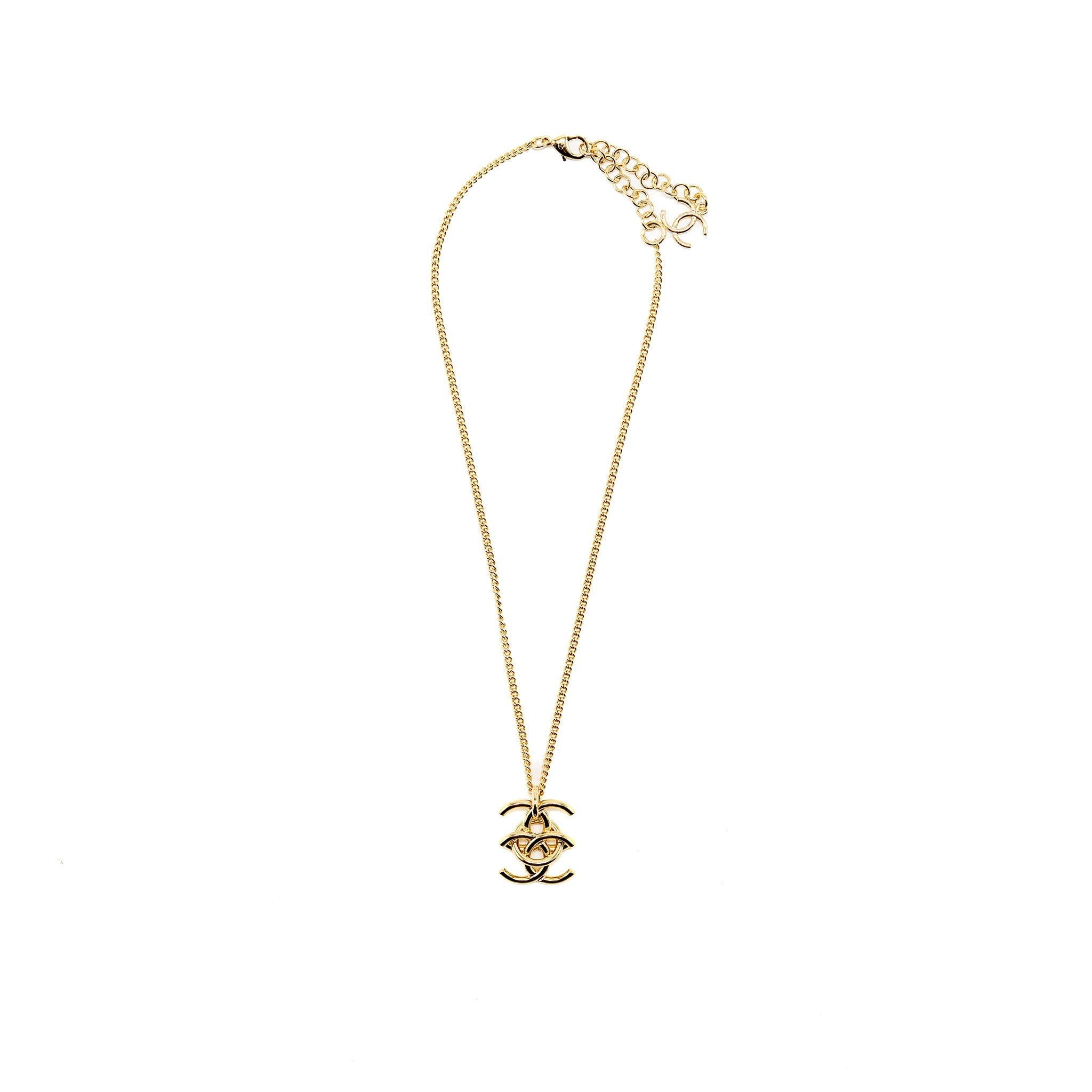 CHANEL 26A INTERLOCKING CC PENDANT NECKLACE GHW