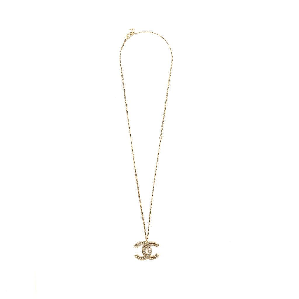 CHANEL CRYSTAL CC LOGO NECKLACE LIGHT GOLD TONE