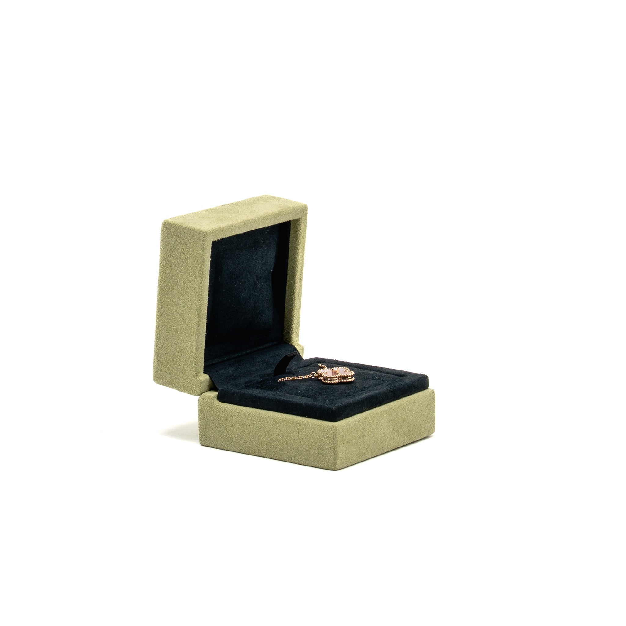 VAN CLEEF & ARPELS 2025 HOLIDAY VINTAGE ALHAMBRA PENDANT, ROSE GOLD, PINK MOTHER OF PEARL, DIAMOND