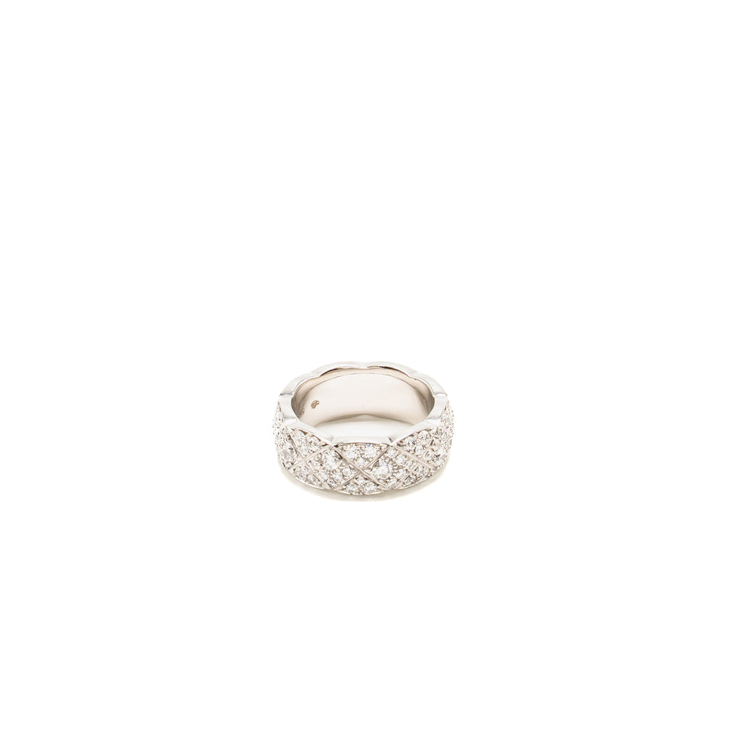 CHANEL COCO CRUSH RING QUILTED MOTIF, SMALL VERSION, WHITE GOLD/DIAMONDS