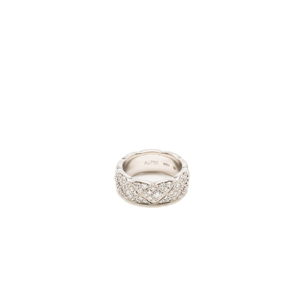 CHANEL COCO CRUSH RING QUILTED MOTIF, SMALL VERSION, WHITE GOLD/DIAMONDS