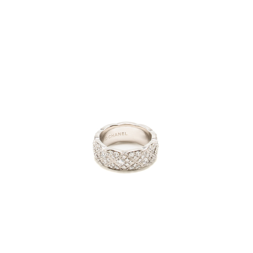 CHANEL COCO CRUSH RING QUILTED MOTIF, SMALL VERSION, WHITE GOLD/DIAMONDS