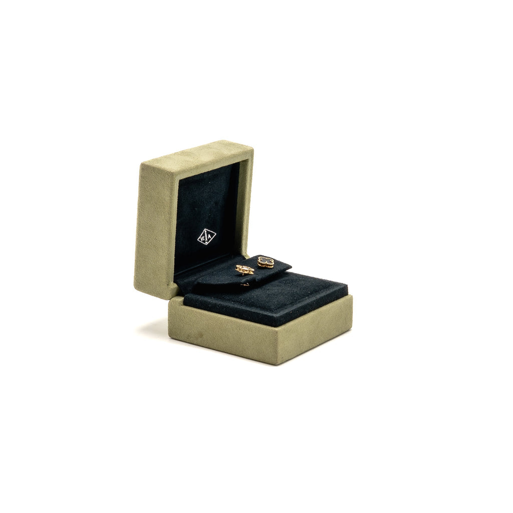 VAN CLEEF & ARPELS SWEET ALHAMBRA EARSTUDS EARRINGS, ONYX YELLOW GOLD