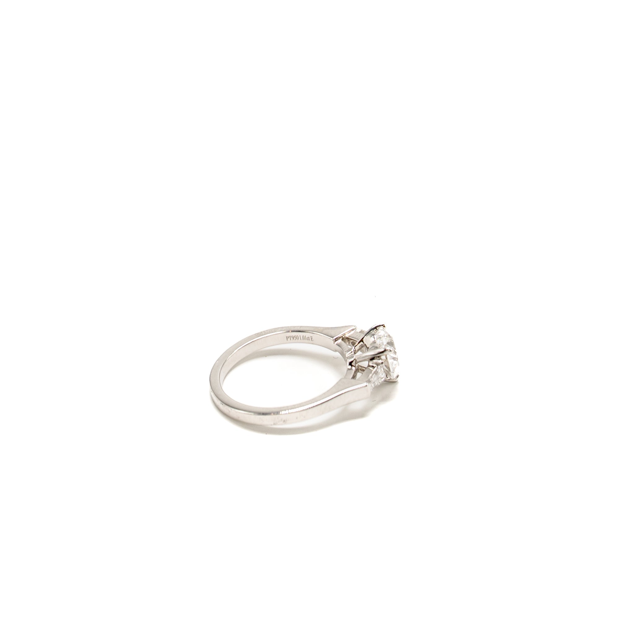 GRAFF PROMISE HEATER SHAPE DIAMOND ENGAGEMENT RING, 1.01 CARAT, E COLOR, VS1, PLATINUM