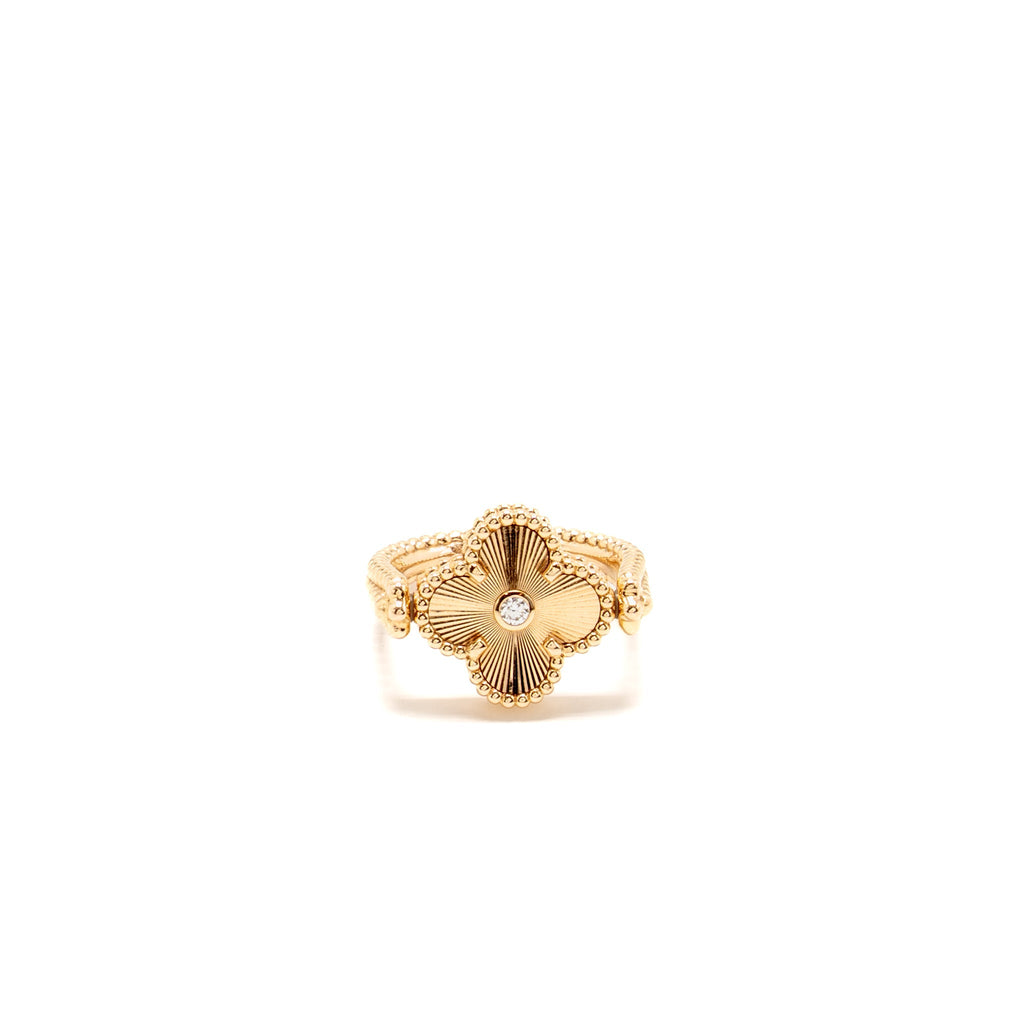 VAN CLEEF AND ARPELS VINTAGE ALHAMBRA REVERSIBLE RING 18K ROSE GOLD, CARNELIAN, DIAMOND