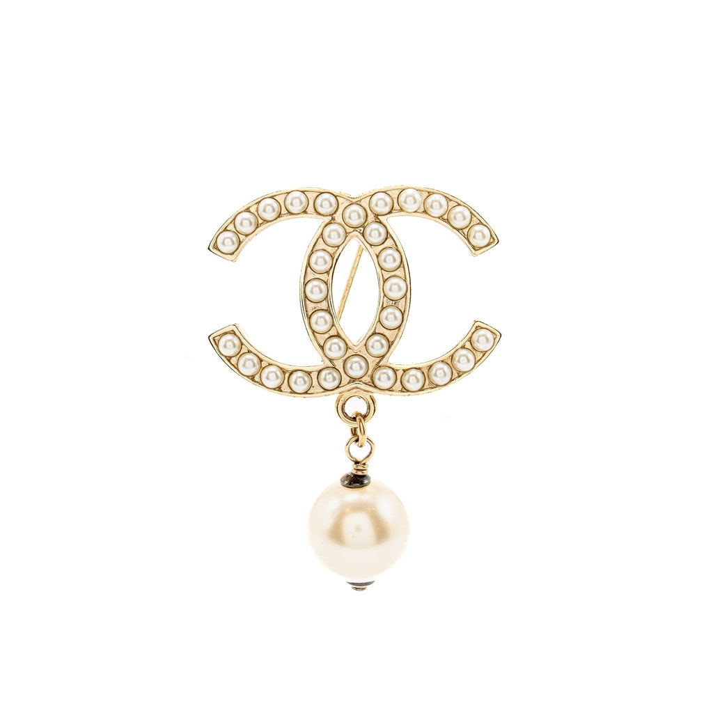 CHANEL CC BROOCH PEARL DROP LIGHT GOLD TONE