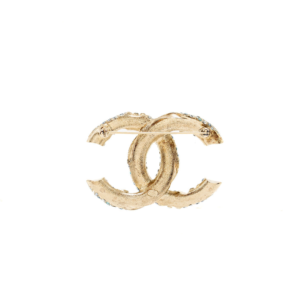 CHANEL CC LOGO BROOCH WITH CRYSTAL BLUE/MULTICOLOUR GOLD TONE