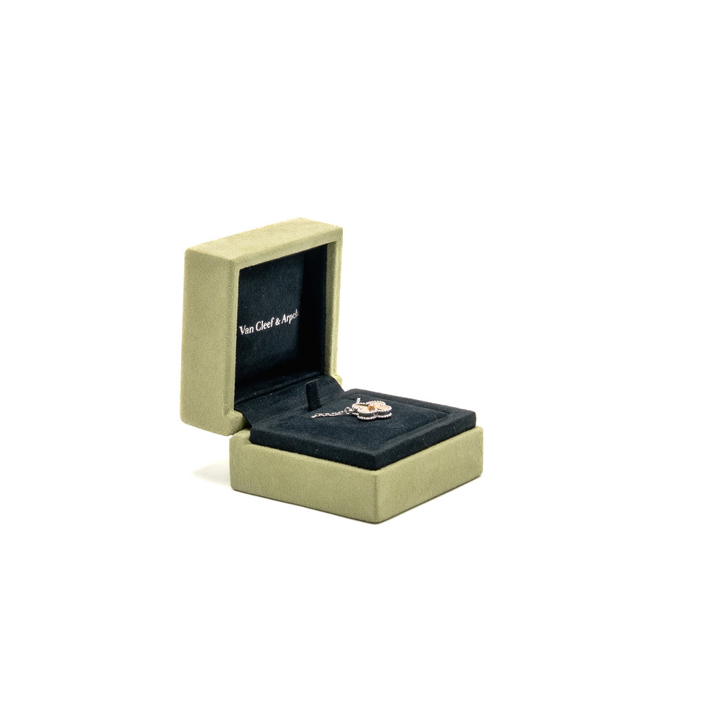 VAN CLEEF & ARPELS VINTAGE ALHAMBRA PENDANT WHITE GOLD, GUILLOCHE ROSE GOLD WITH DIAMOND
