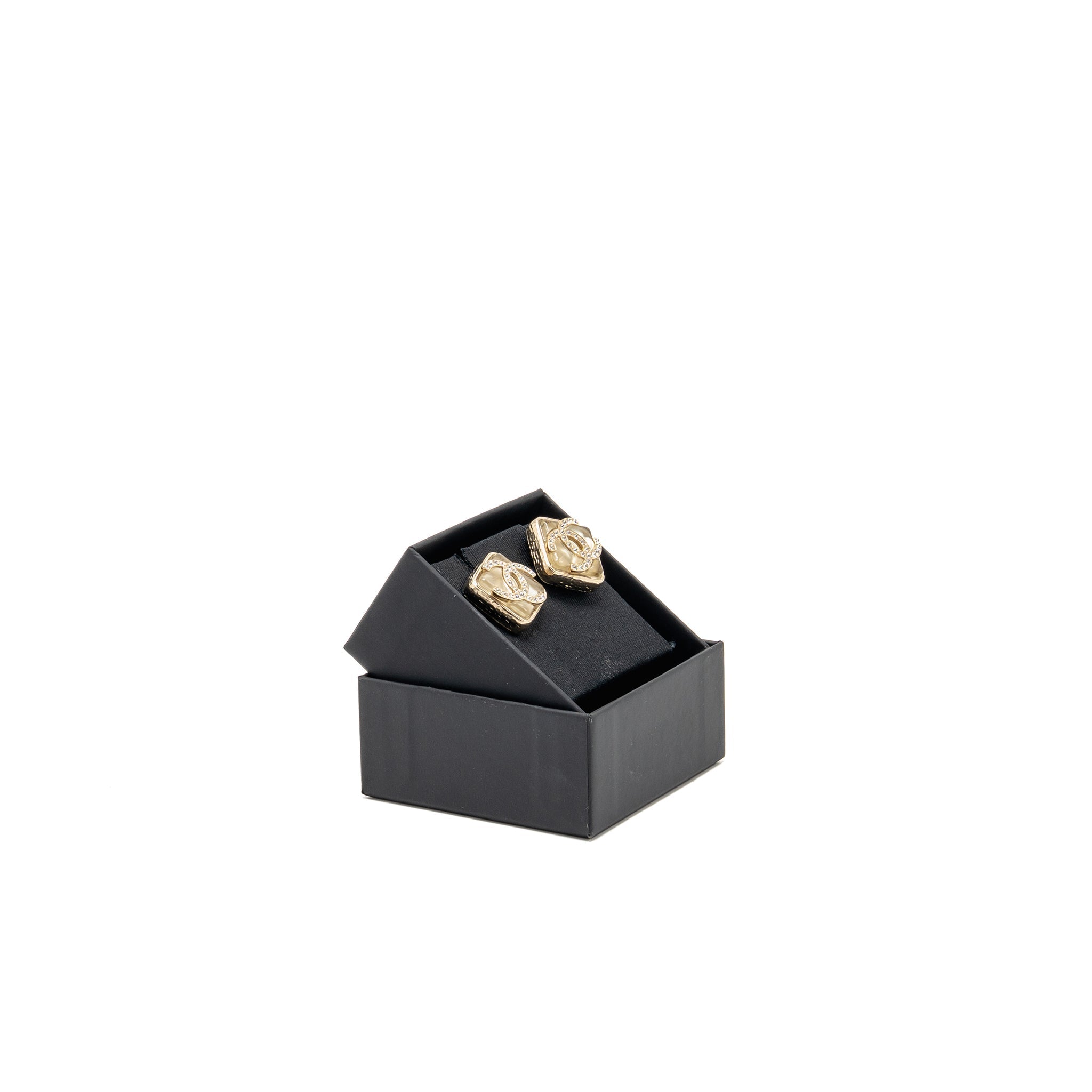CHANEL SQUARE CC LOGO CRYSTAL EARRINGS LIGHT GOLD TONE