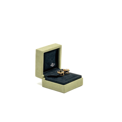 VAN CLEEF & ARPELS VINTAGE ALHAMBRA EARRINGS YELLOW GOLD, ONYX