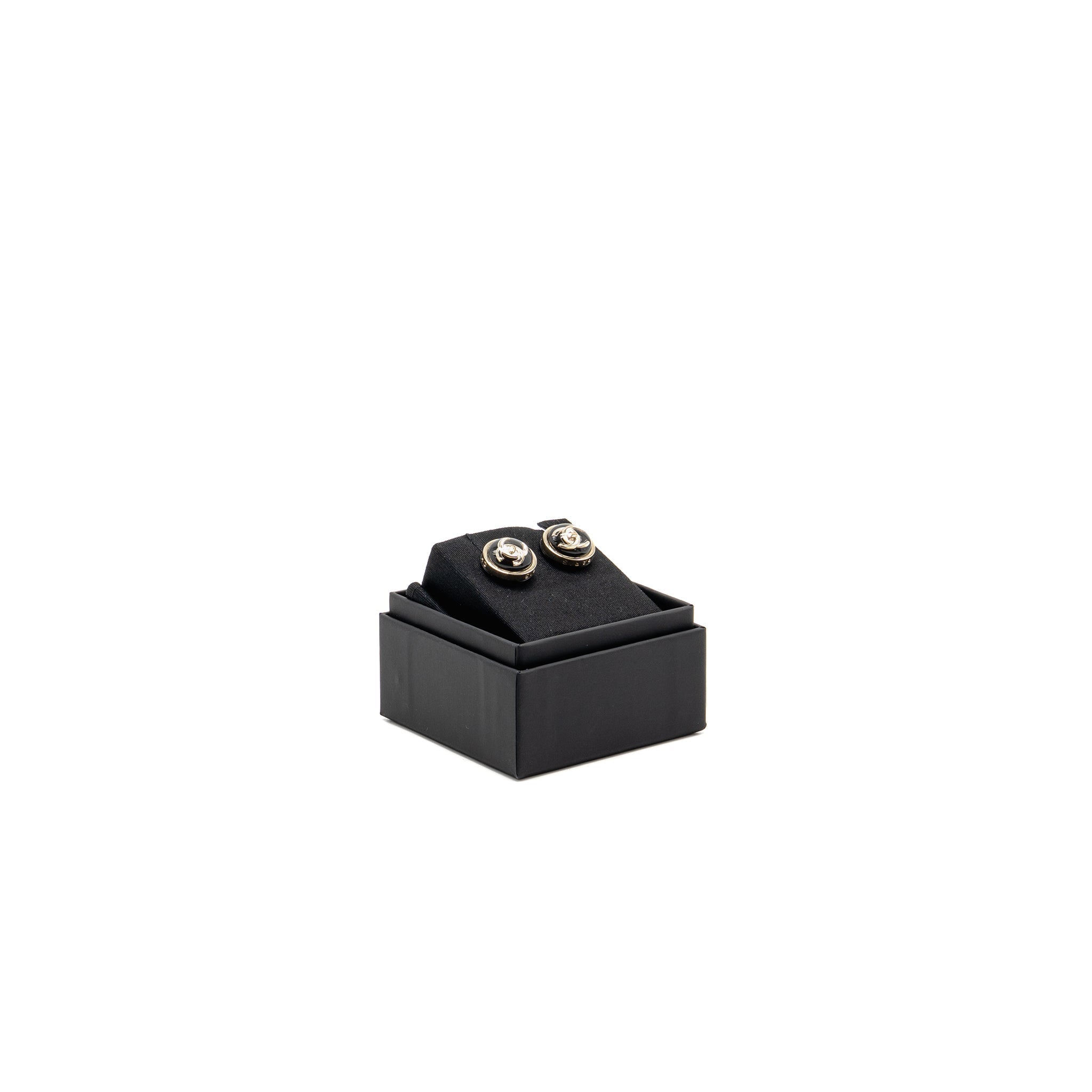 CHANEL ROUND CC LOGO EARRINGS LIGHT GOLD TONE