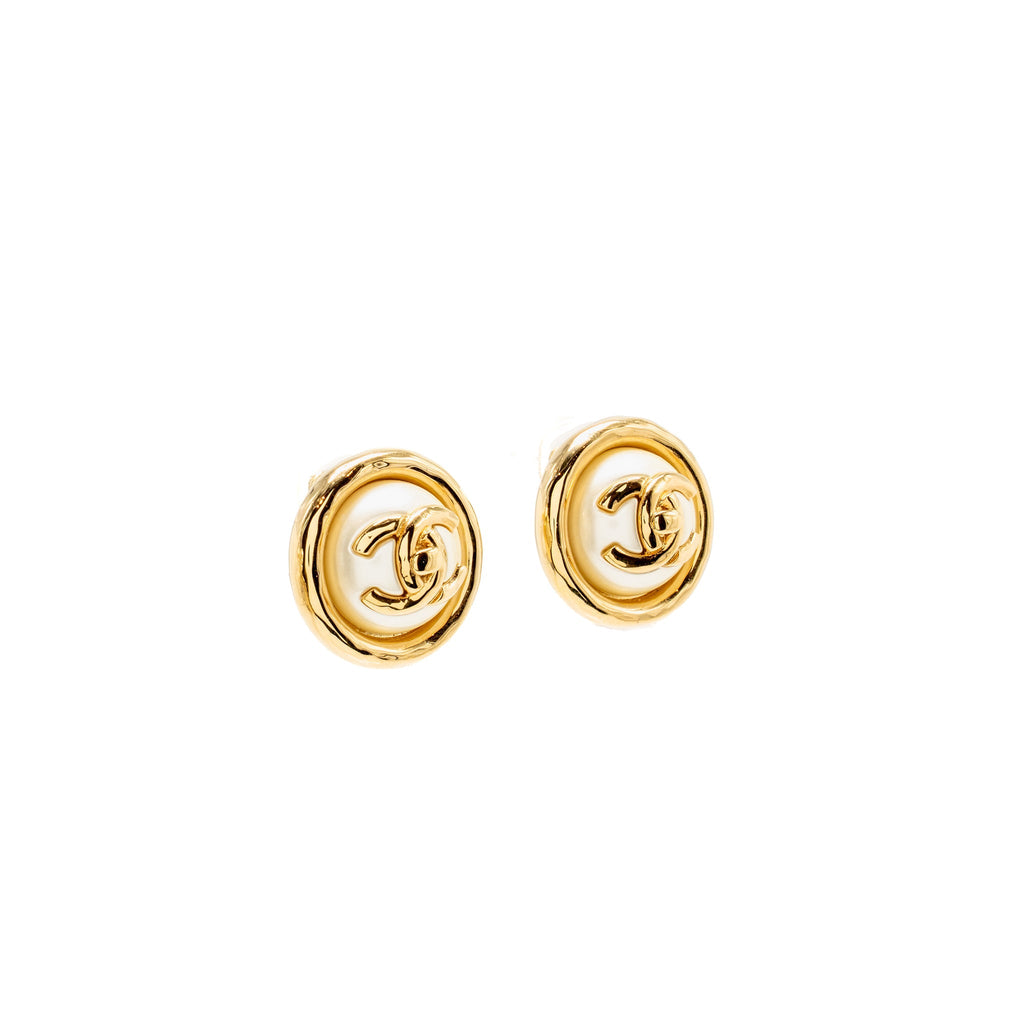 CHANEL CC ROUND STUD EARRINGS PEARL GOLD TONE