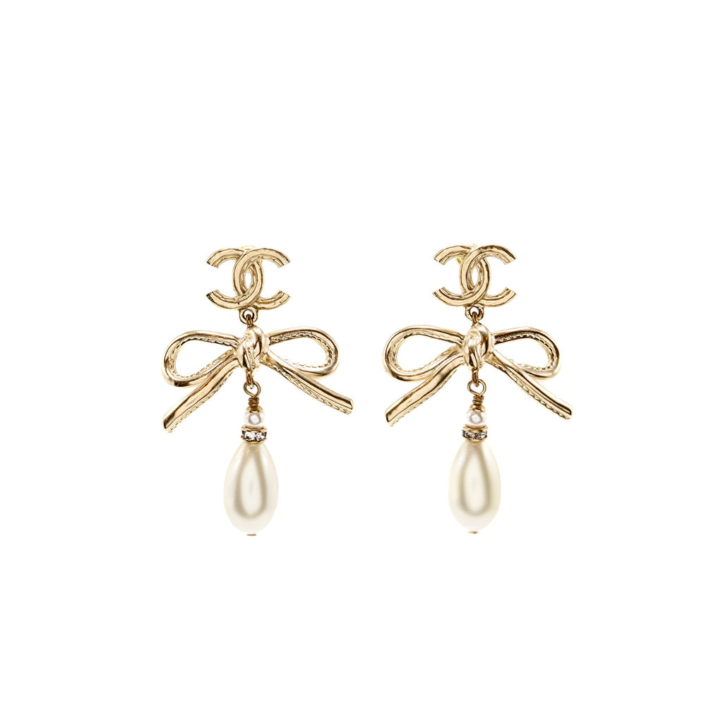 CHANEL GIANT BOW/PEARL DROP EARRINGS LIGHT GOLD TONE