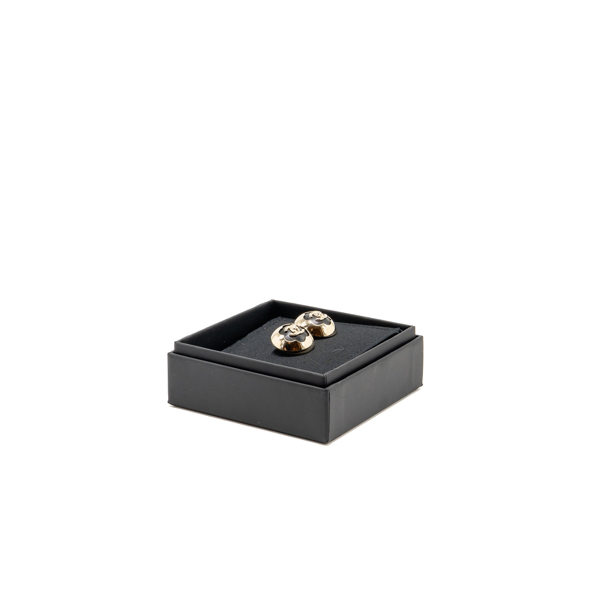 CHANEL CC CAMELLIA FLOWER STUD EARRINGS BLACK LIGHT GOLD TONE