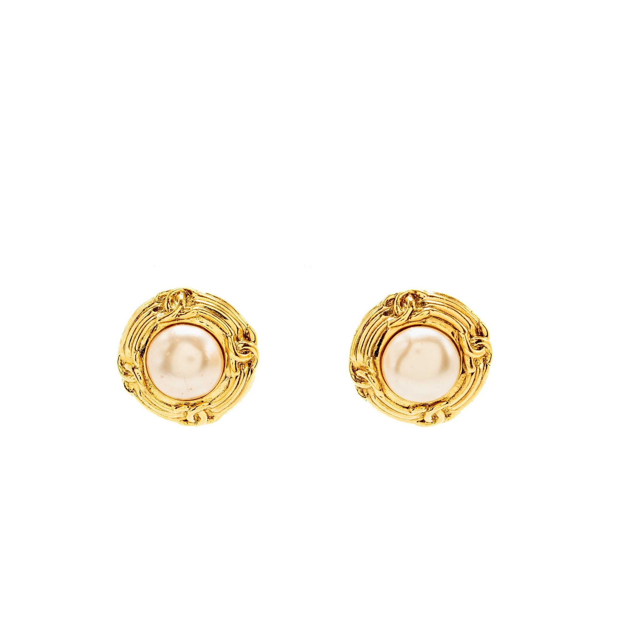 CHANEL VINTAGE CC PEARL EAR CLIPS GOLD TONE