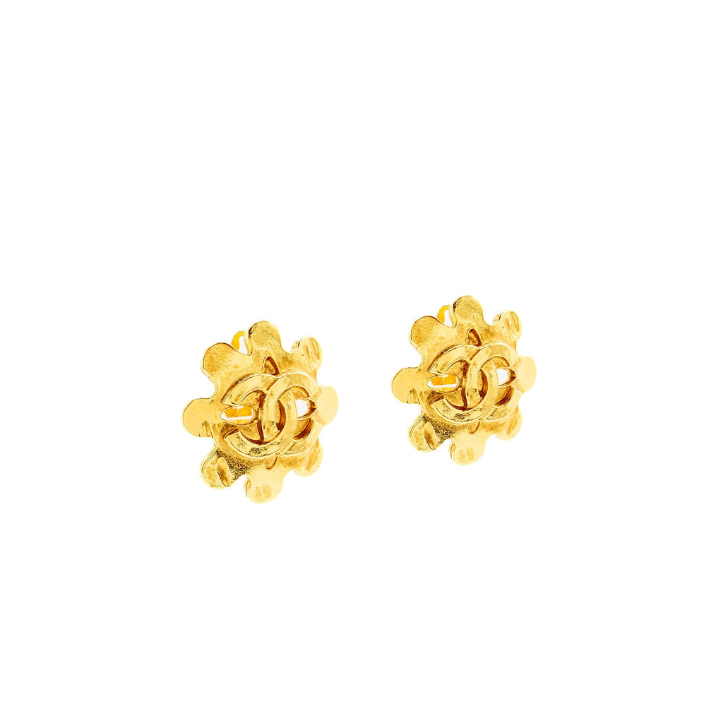 CHANEL VINTAGE FILIGREE CAMELLIA BROOCH WITH FLOWER CC LOGO EAR CLIPS GOLD PLATED GHW (SELL IN A SET)