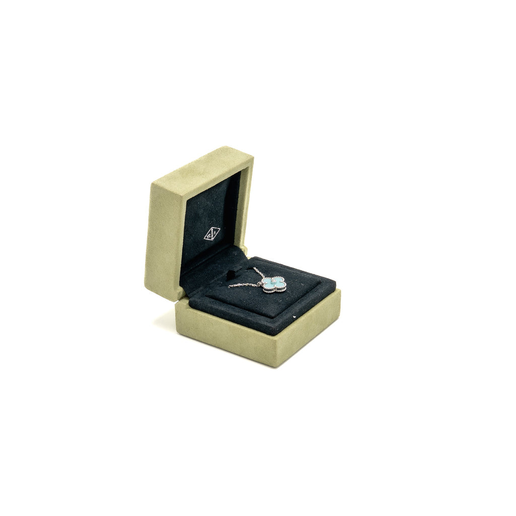 VAN CLEEF & ARPELS 2022 HOLIDAY LIMITED VINTAGE ALHAMBRA PENDANT PORCELAIN/WHITE GOLD/DIAMOND