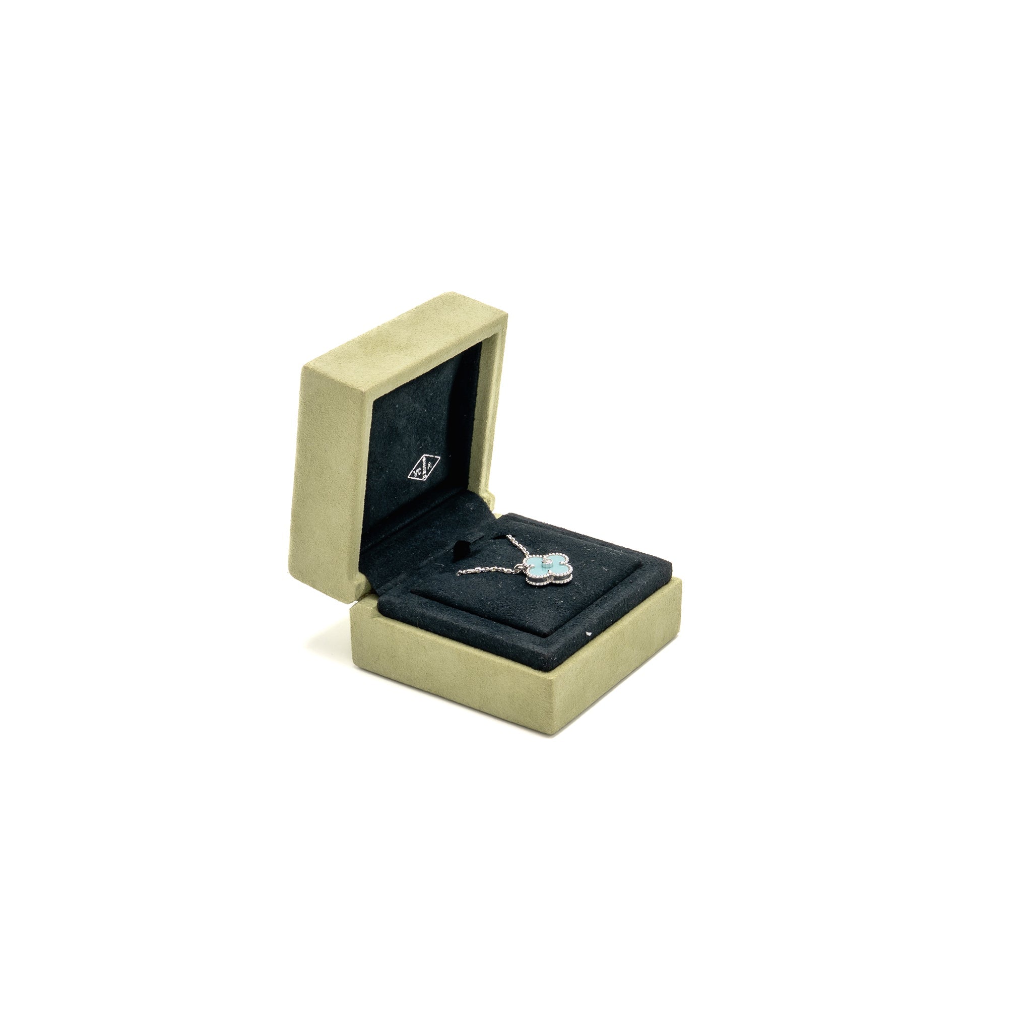 VAN CLEEF & ARPELS 2022 HOLIDAY LIMITED VINTAGE ALHAMBRA PENDANT PORCELAIN/WHITE GOLD/DIAMOND