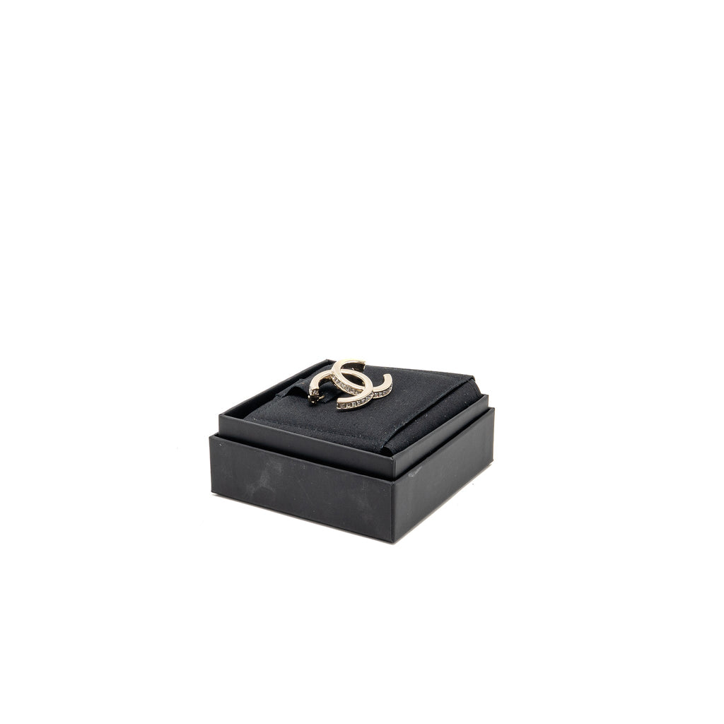 CHANEL CC BROOCH CRYSTAL SILVER TONE