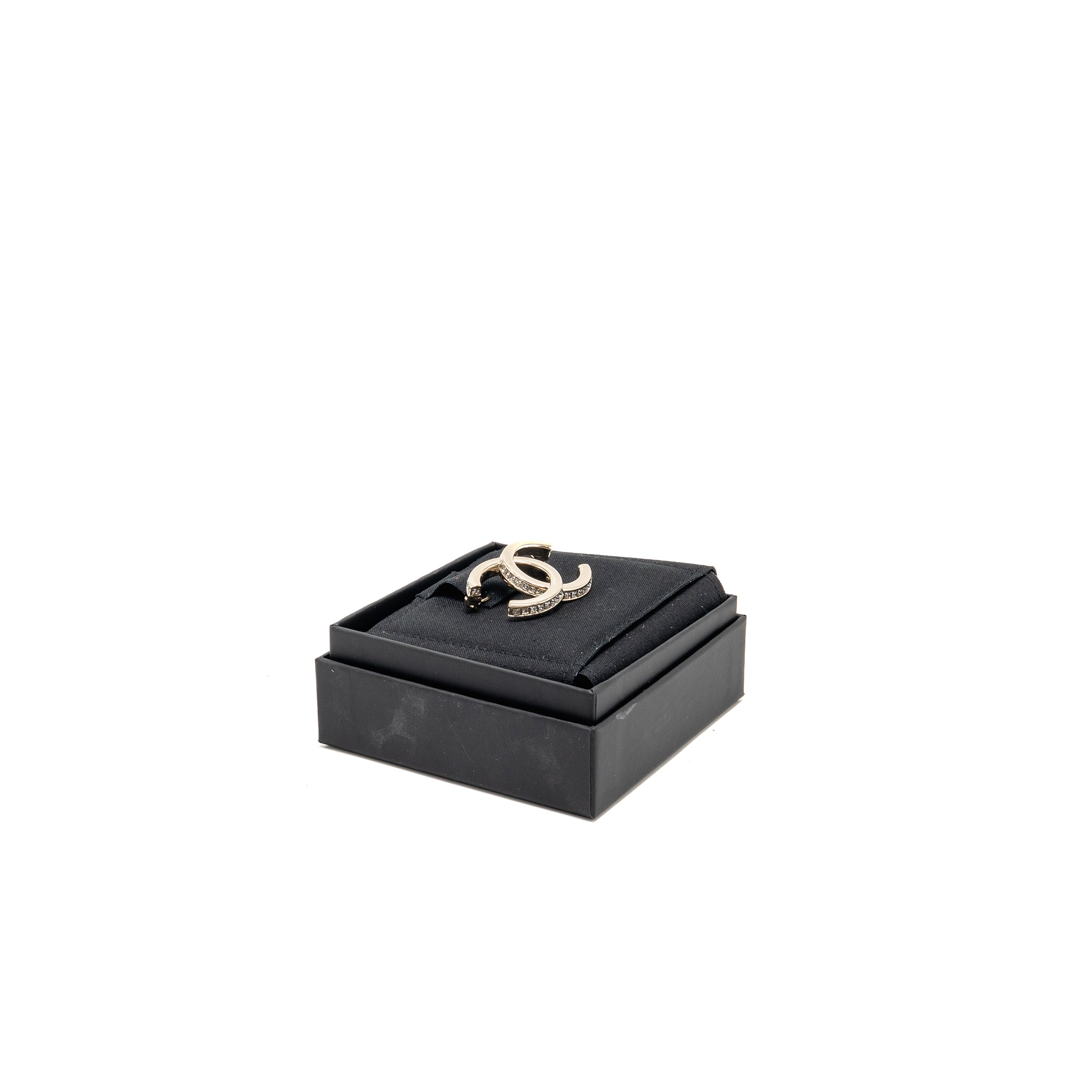 CHANEL CC BROOCH CRYSTAL SILVER TONE