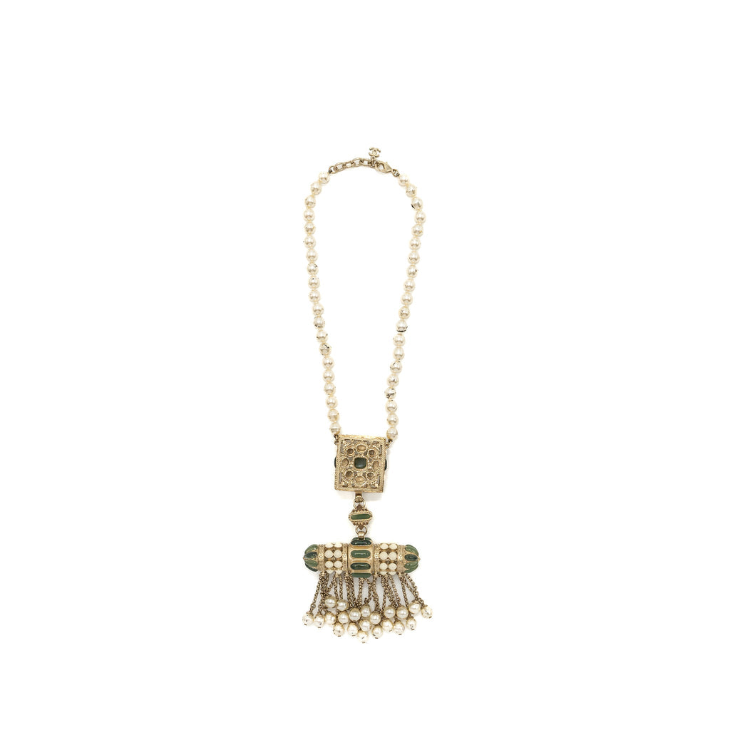 CHANEL CC LOGO/PEARL DROP NECKLACE 2015 LIMITED EDITION MULTICOLOUR LIGHT GOLD TONE