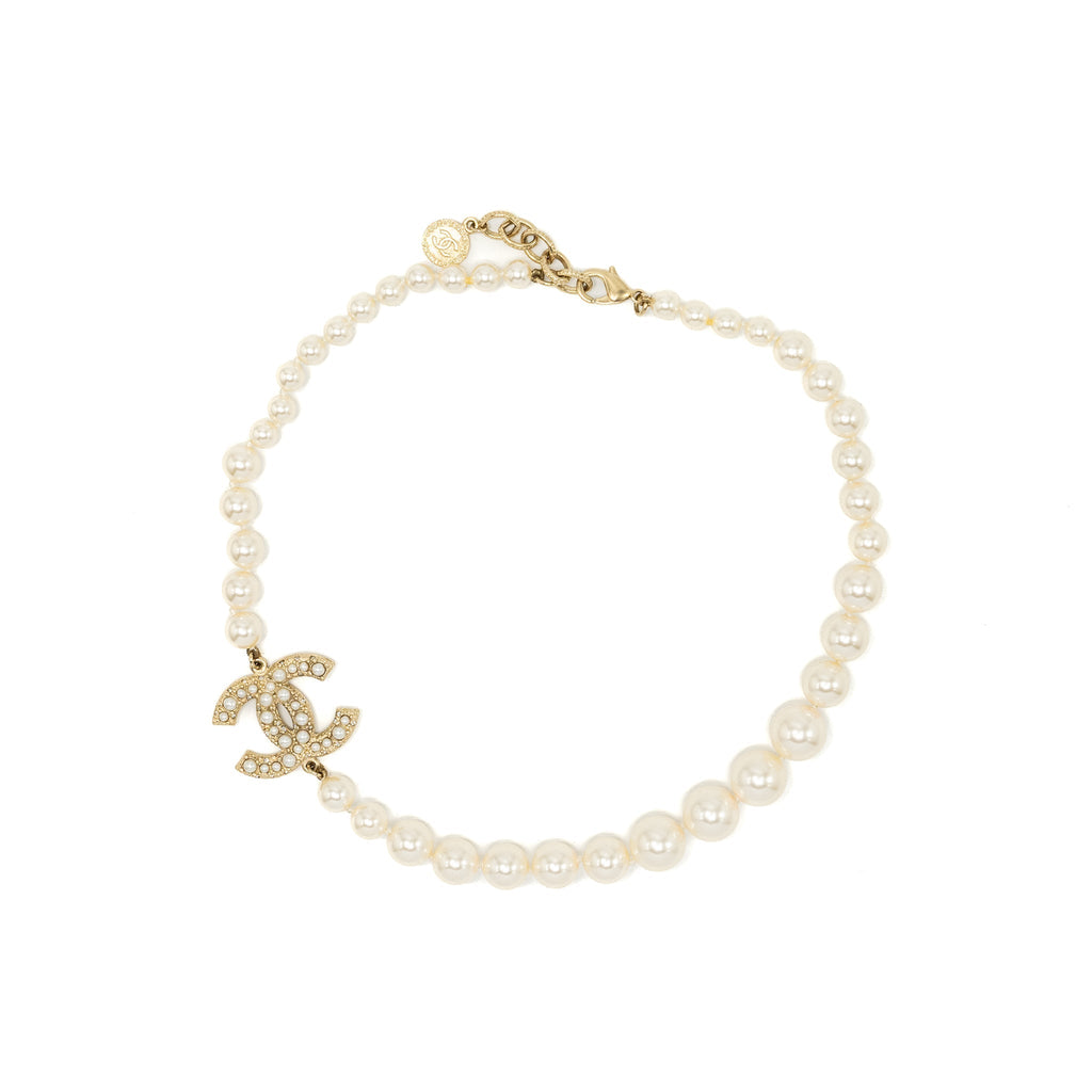 CHANEL CC LOGO CHOCKER/NECKLACE WITH PEARL LIMITED EDITION GOLD TONE