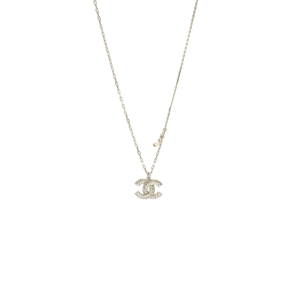 CHANEL CC LOGO NECKLACE WITH PEARLS SILVER TONE