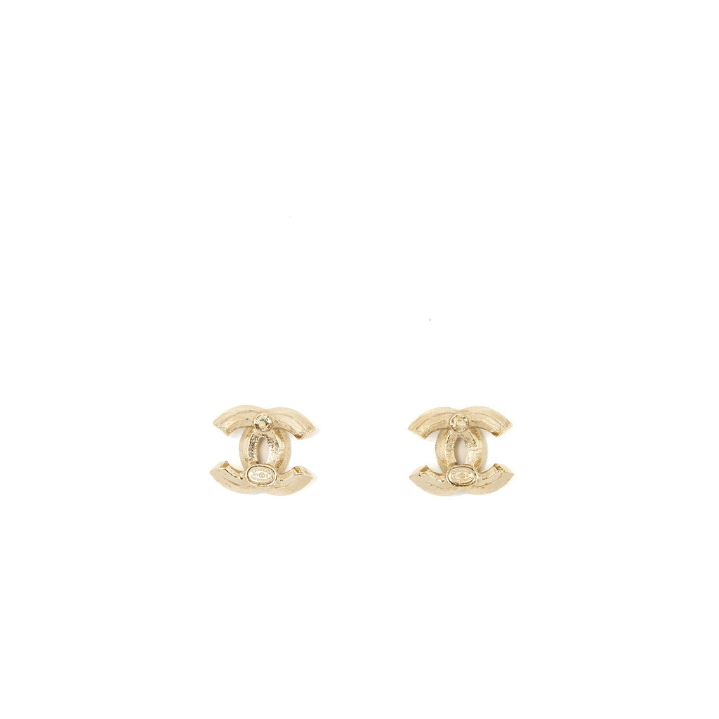CHANEL CC LOGO EARRINGS WITH CRYSTAL LIGHT GOLD TONE