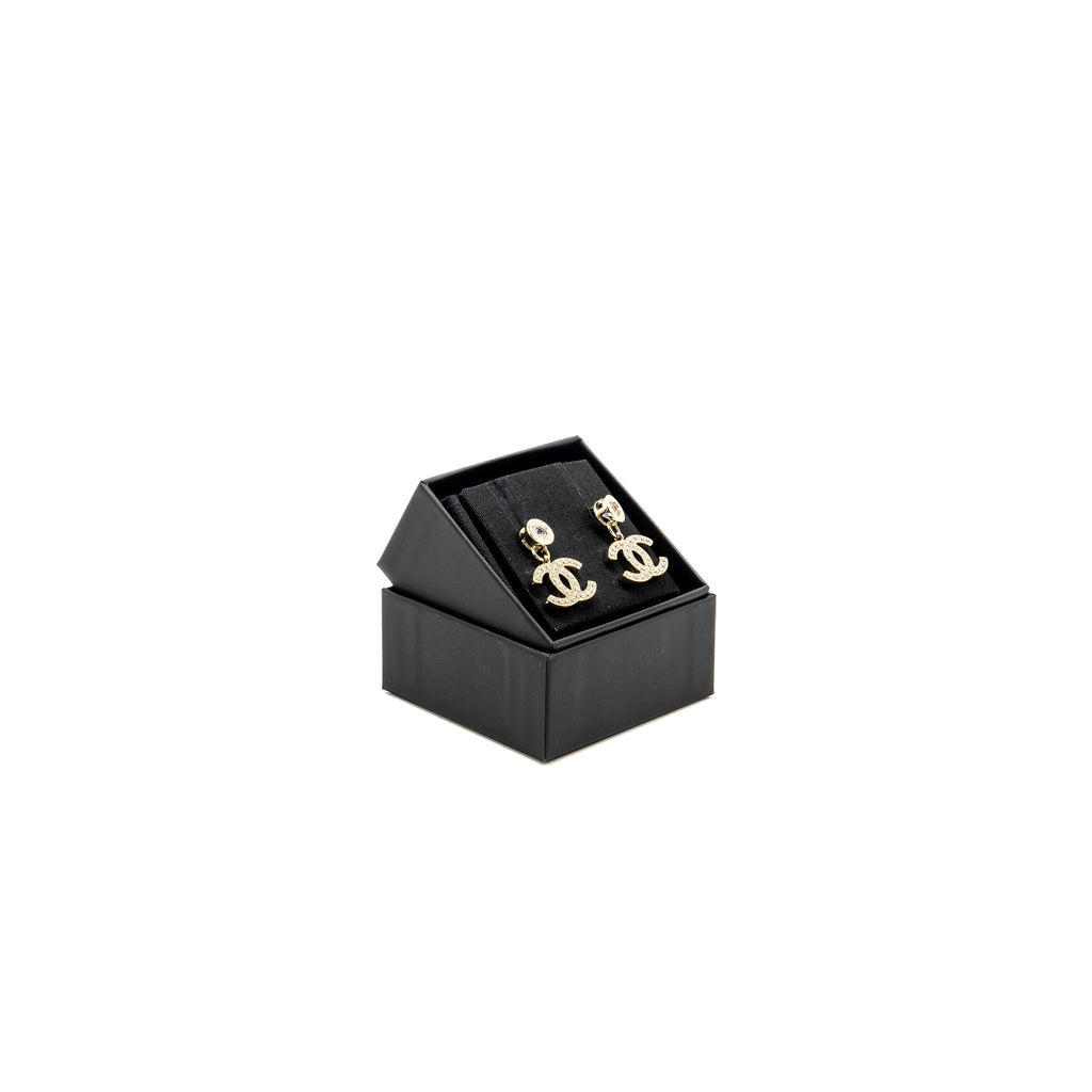 CHANEL HEART SHAPE CC LOGO DROP CRYSTAL LIGHT GOLD TONE