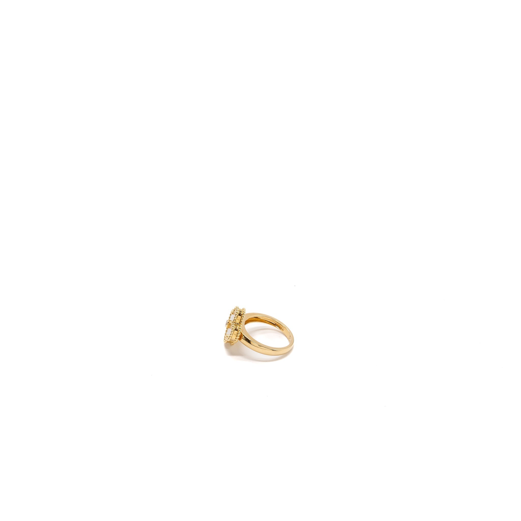 VAN CLEEF AND ARPELS VINTAGE ALHAMBRA RING MOTHER OF PEARL, YELLOW GOLD