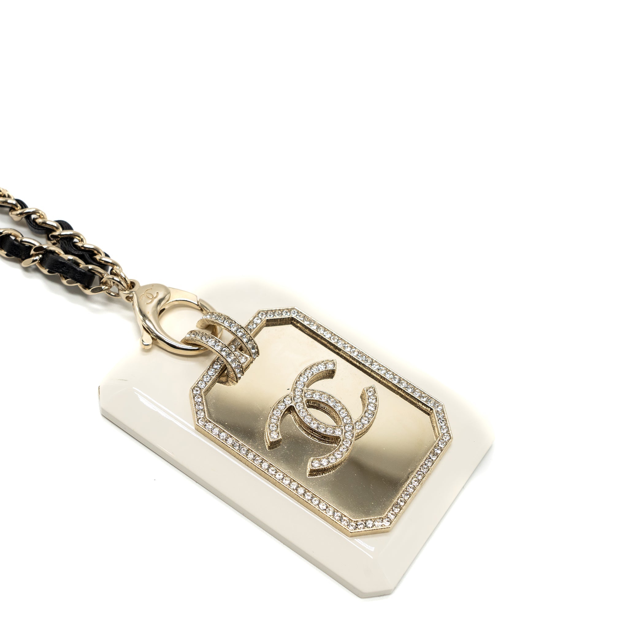 CHANEL 21A LONG NECKLACE CARD HOLDER LEATHER CHAIN WHITE LGHW