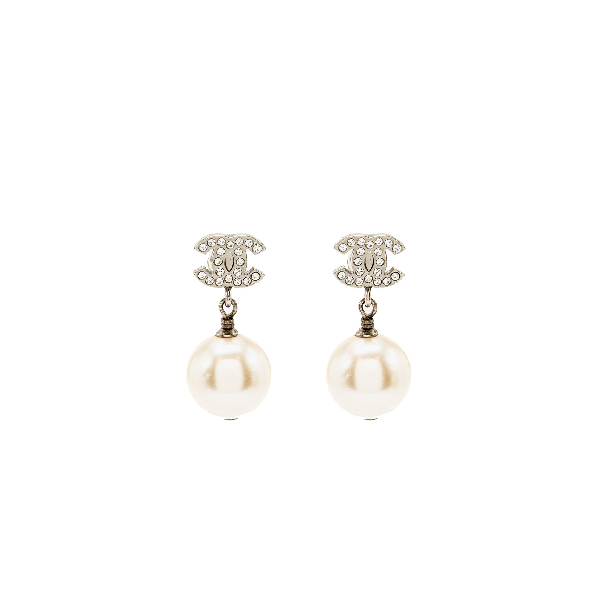 CHANEL CC LOGO WITH PEARL DROP EARRINGS SILVER TONE