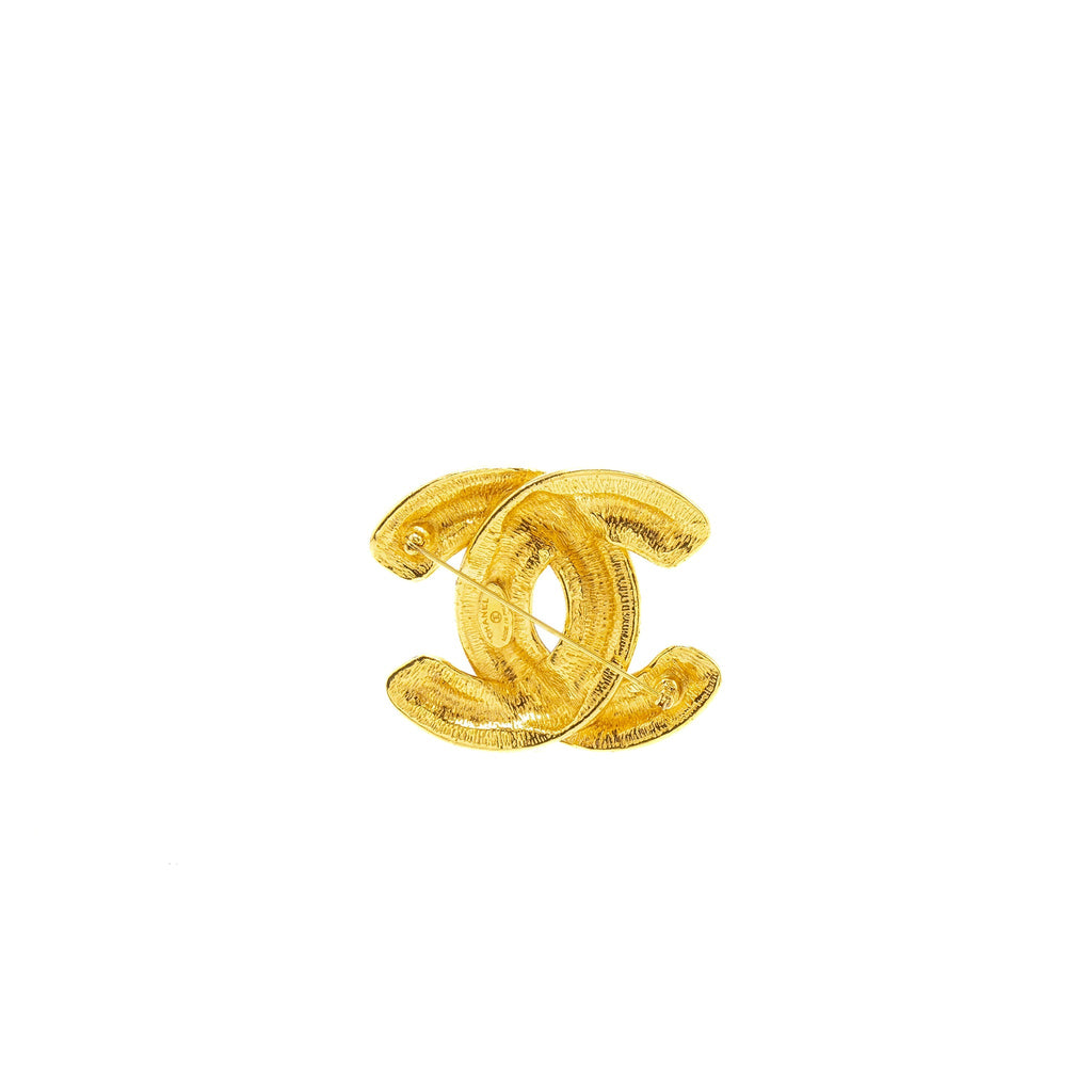 CHANEL VINTAGE QUILTED CC LOGO BROOCH GOLD TONE