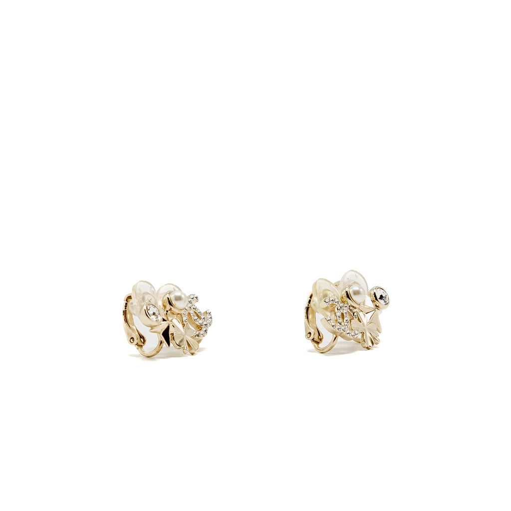 CHANEL CC LOGO FLOWER EAR CLIPS CRYSTAL/PEARL LIGHT GOLD TONE