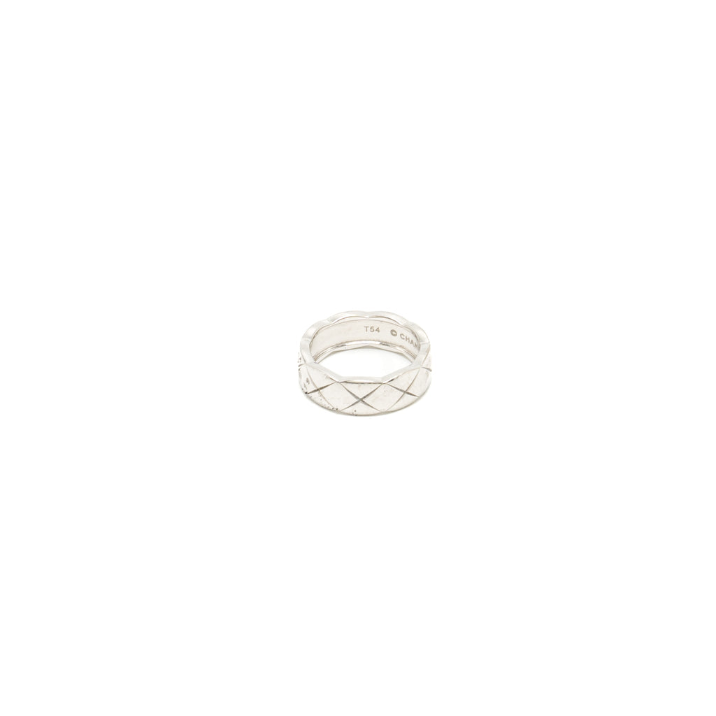 CHANEL COCO CRUSH RING SMALL VERSION QUILTED MOTIF WHITE GOLD, DIAMONDS