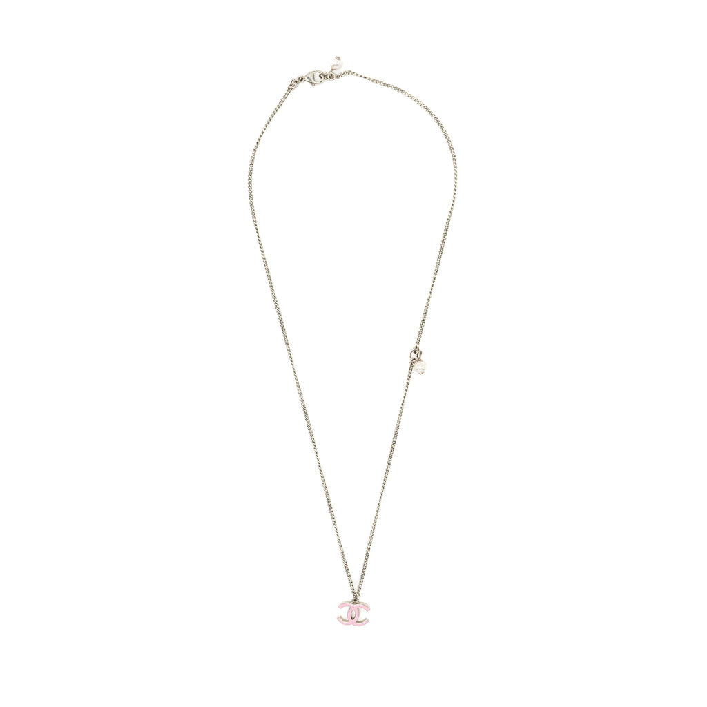 CHANEL CC LOGO NECKLACE PINK / SILVER TONE