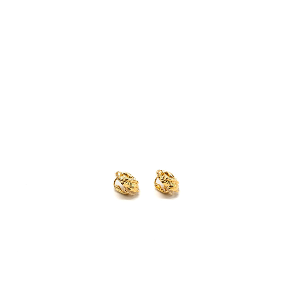 CHANEL CC LOGO SHELL EARCLIPS CRYSTAL MULTICOLOUR GOLD TONE