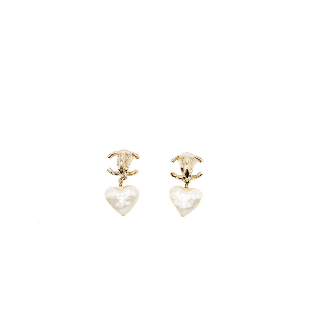 CHANEL CC LOGO HEART DROP EARCLIPS LIGHT GOLD TONE