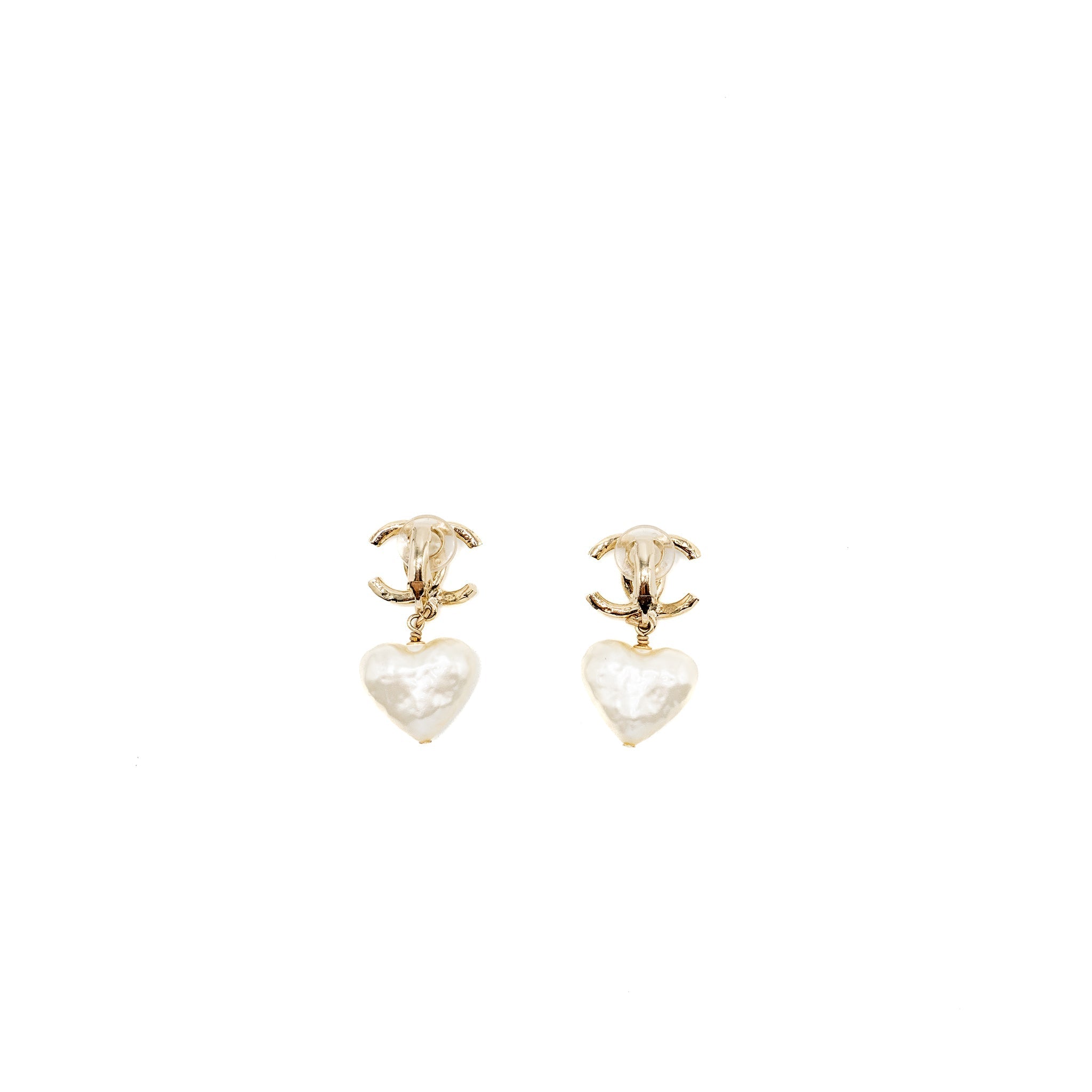 CHANEL CC LOGO HEART DROP EARCLIPS LIGHT GOLD TONE
