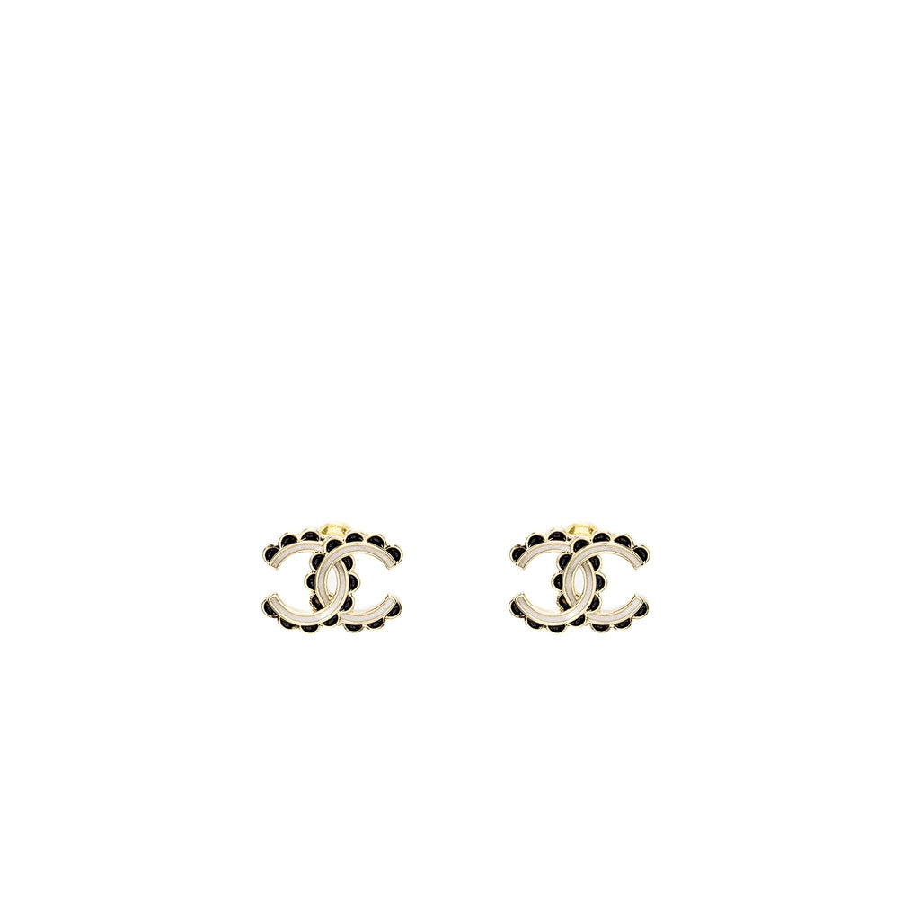 CHANEL 24B CC LOGO DETAILED EARRINGS BLACK/ WHITE/ LIGHT GOLD TONE