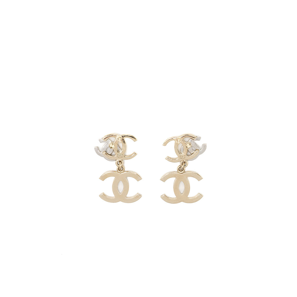 CHANEL TRIPLE CC LOGO DROP EARRINGS LIGHT GOLD TONE