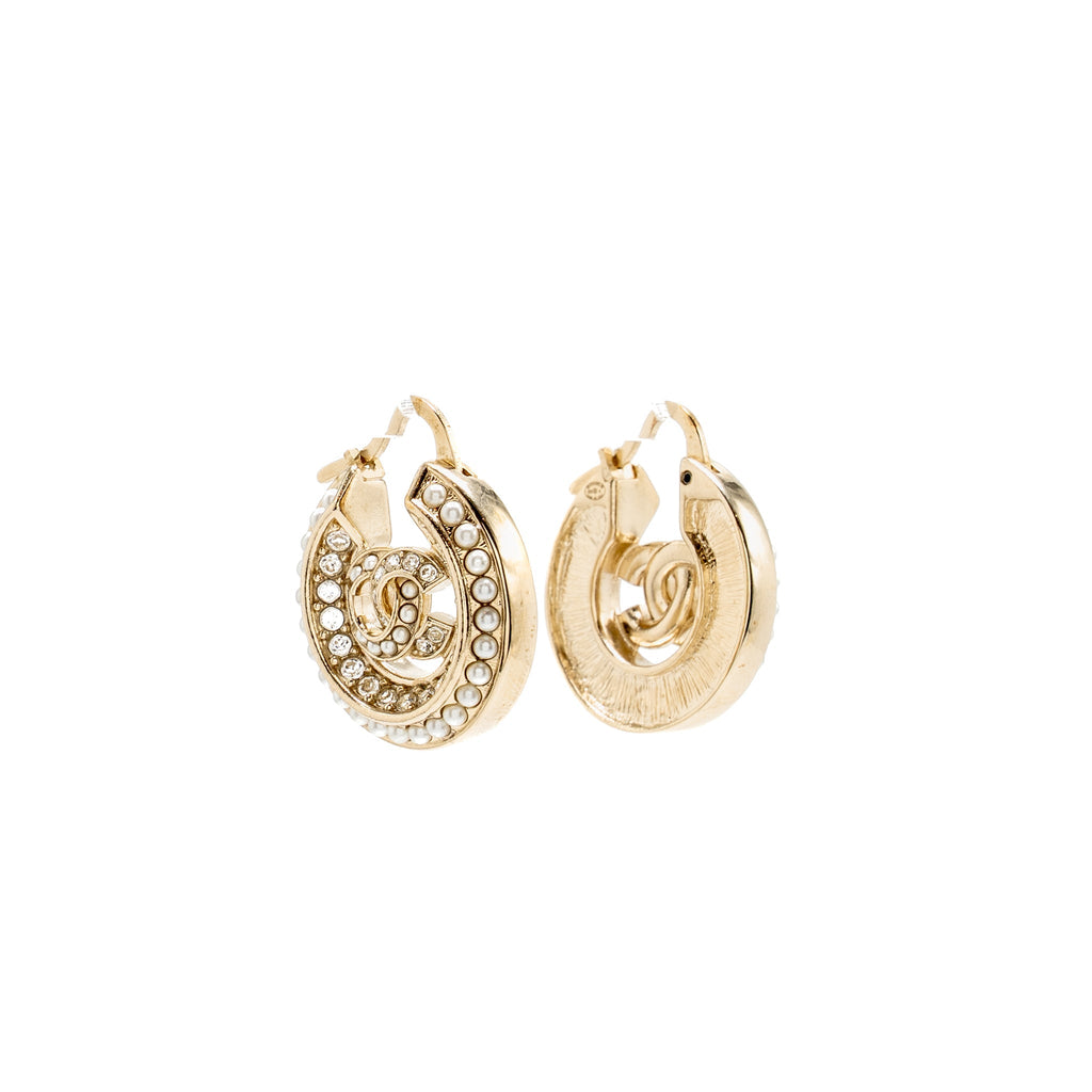 CHANEL CC HOOP EARRINGS PEARL/CRYSTAL LIGHT GOLD TONE